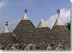 Particolare del rivestimento a chiancole dei tetti dei trulli